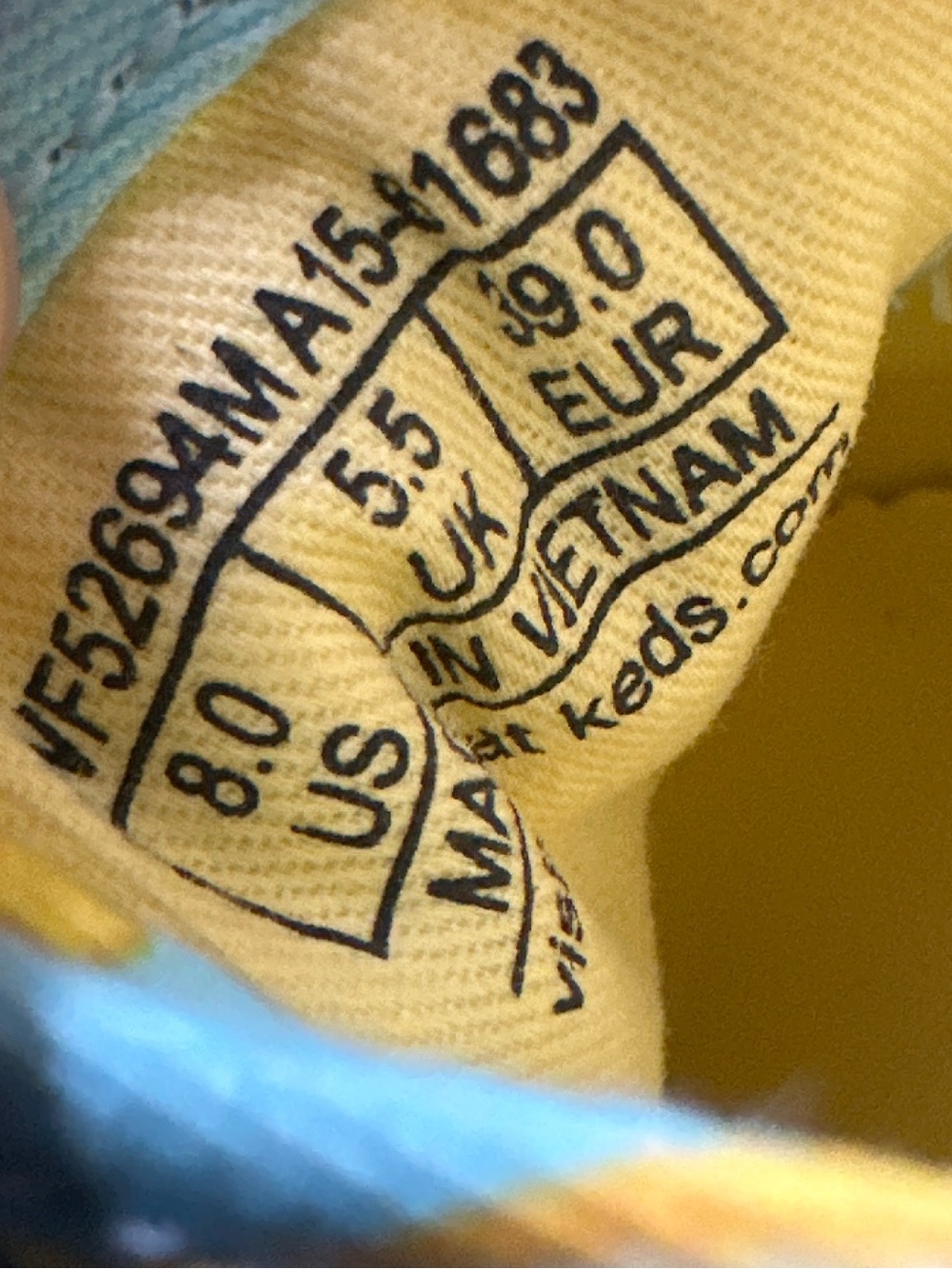 Keds x Sunnylife series: Keds Pineapple Print! - Picture 5 of 5